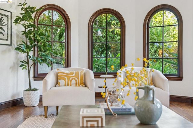 6080 Ocean View Drive, Oakland, CA 94618