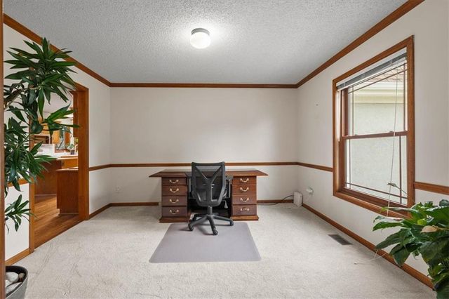 833 NW High Point Drive, Lee's Summit, MO 64081