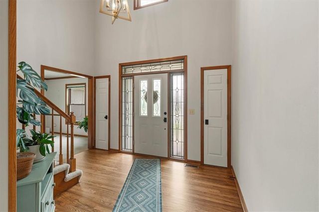 833 NW High Point Drive, Lee's Summit, MO 64081