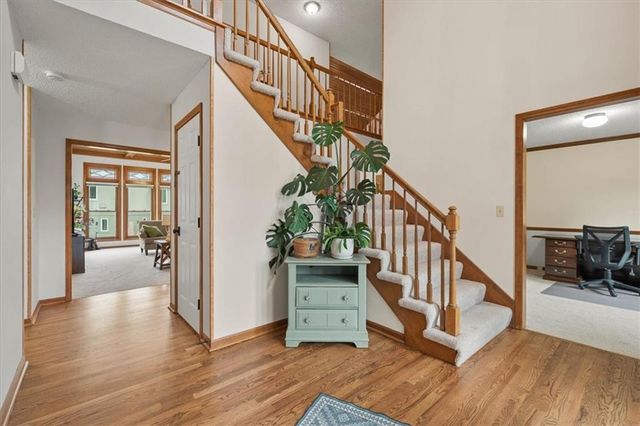 833 NW High Point Drive, Lee's Summit, MO 64081
