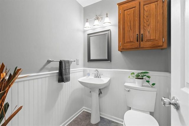 833 NW High Point Drive, Lee's Summit, MO 64081