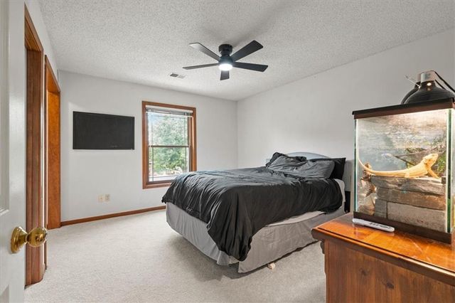 833 NW High Point Drive, Lee's Summit, MO 64081