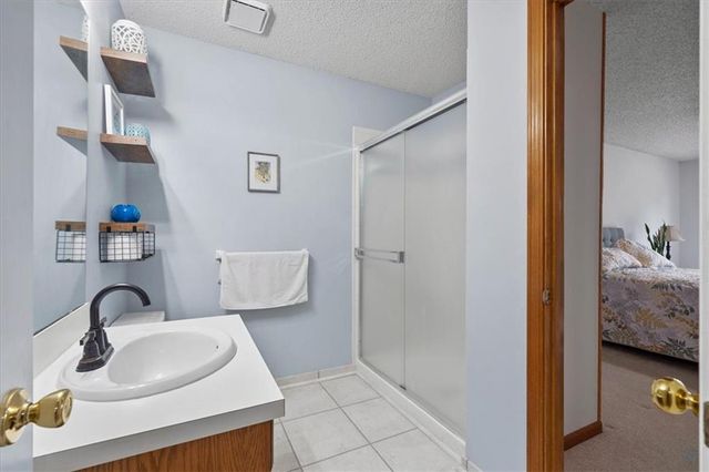 833 NW High Point Drive, Lee's Summit, MO 64081