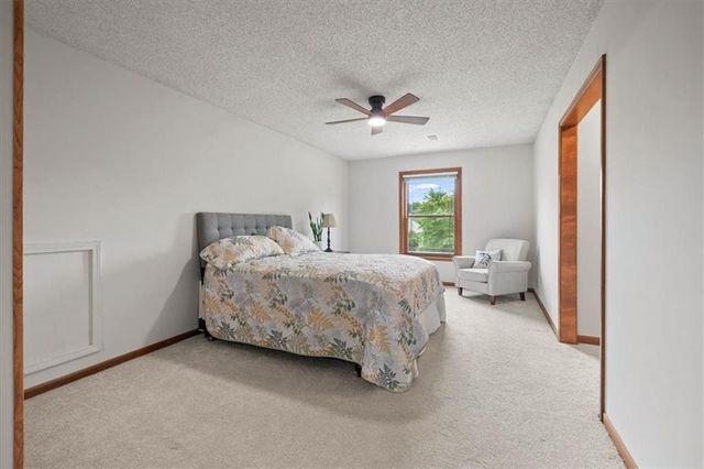 833 NW High Point Drive, Lee's Summit, MO 64081