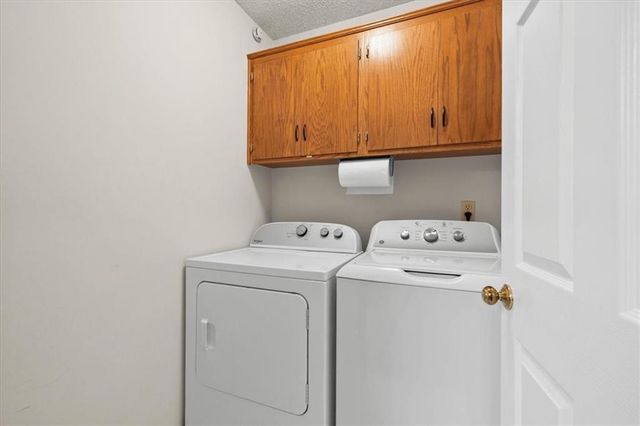 833 NW High Point Drive, Lee's Summit, MO 64081
