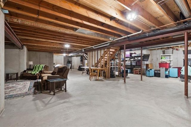 833 NW High Point Drive, Lee's Summit, MO 64081