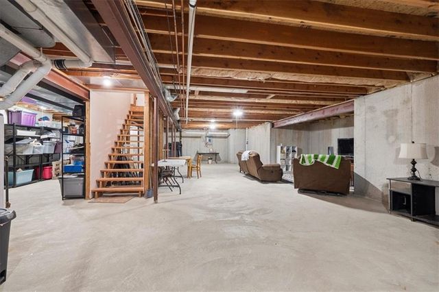 833 NW High Point Drive, Lee's Summit, MO 64081