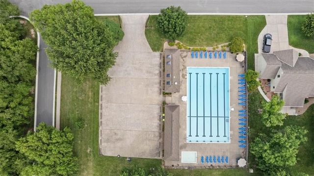 833 NW High Point Drive, Lee's Summit, MO 64081