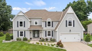 833 NW High Point Drive, Lee's Summit, MO 64081