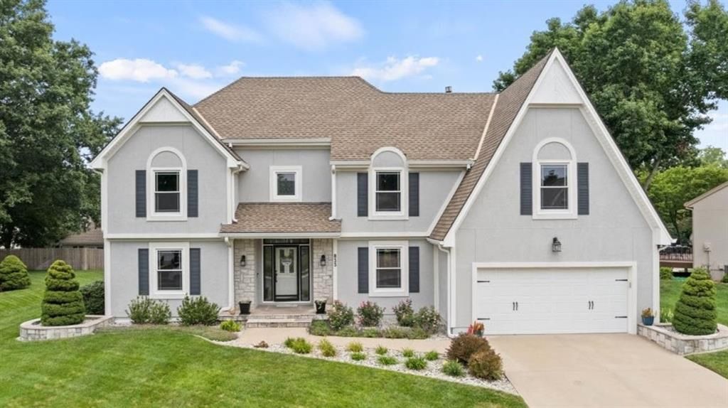 833 NW High Point Drive, Lee's Summit, MO 64081