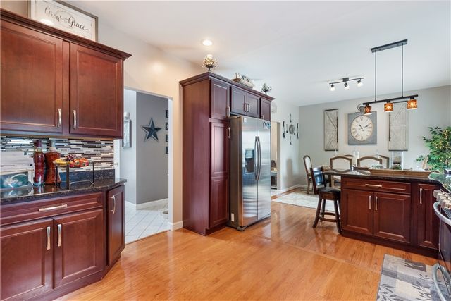 132 Edgewood Dr, New Stanton, PA 15672