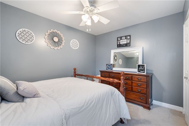 132 Edgewood Dr, New Stanton, PA 15672