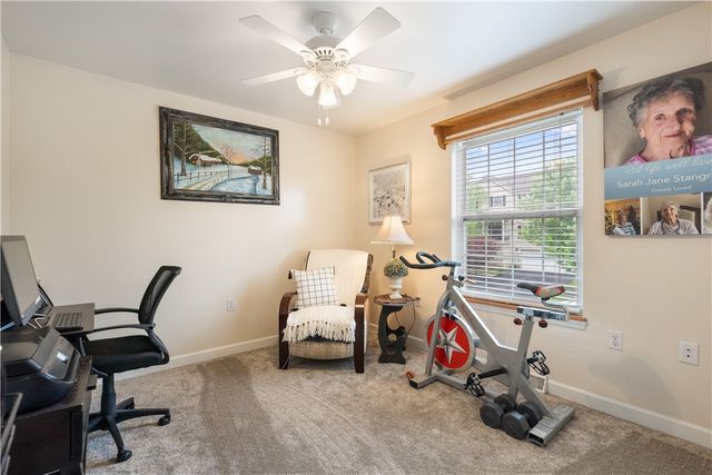 132 Edgewood Dr, New Stanton, PA 15672