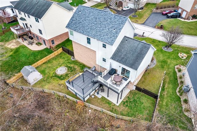 132 Edgewood Dr, New Stanton, PA 15672