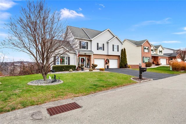 132 Edgewood Dr, New Stanton, PA 15672