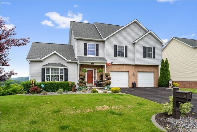 132 Edgewood Dr, New Stanton, PA 15672