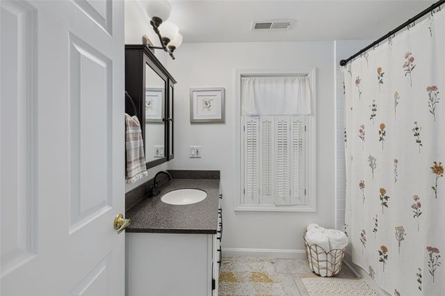 208 Marlborough Street 4, East Greenwich, RI 02818