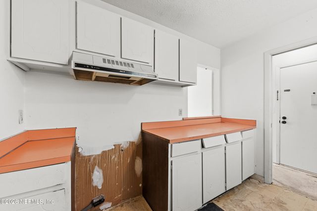 4358 TIMUQUANA Road 187, Jacksonville, FL 32210
