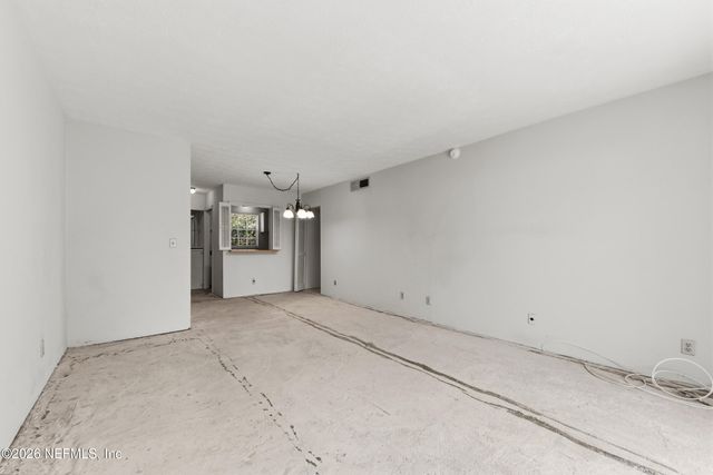 4358 TIMUQUANA Road 187, Jacksonville, FL 32210