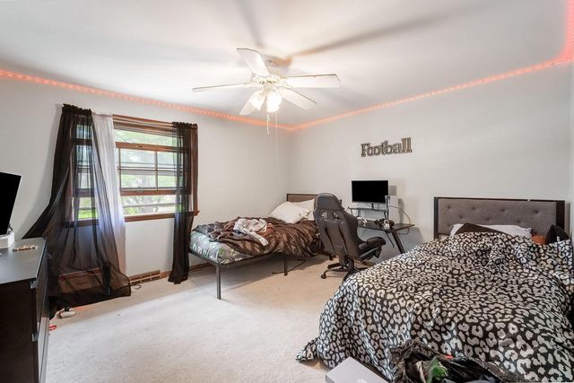 2526 W Dunwood ROAD, Glendale, WI 53209