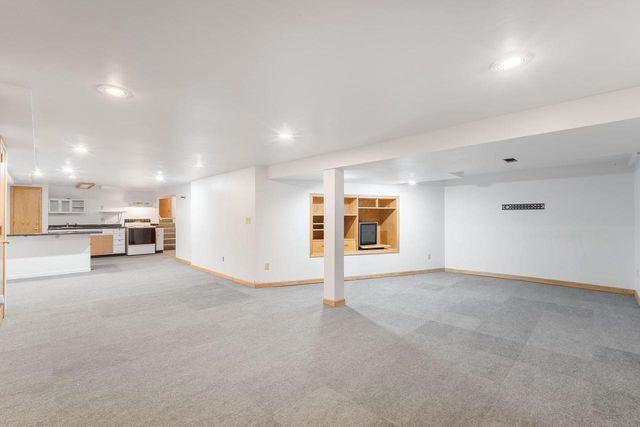 2526 W Dunwood ROAD, Glendale, WI 53209
