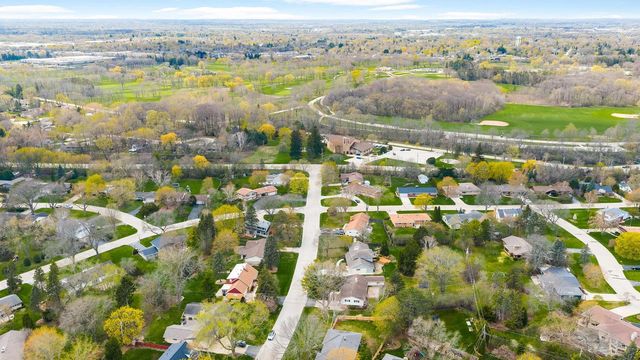 2526 W Dunwood ROAD, Glendale, WI 53209