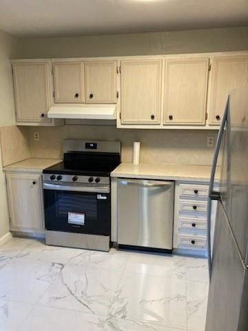 661 NE 195th Street 314, Miami, FL 33179