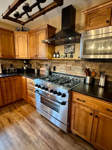 9434 N BOATMAN HILL RD, Columbia, MO 65202