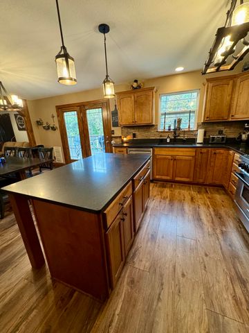 9434 N BOATMAN HILL RD, Columbia, MO 65202