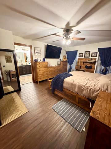 9434 N BOATMAN HILL RD, Columbia, MO 65202