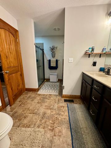 9434 N BOATMAN HILL RD, Columbia, MO 65202