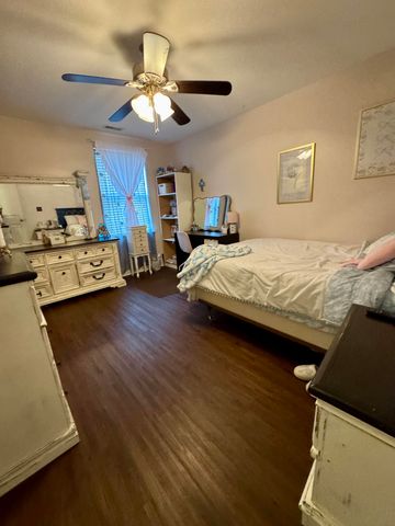 9434 N BOATMAN HILL RD, Columbia, MO 65202