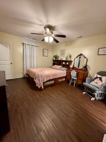 9434 N BOATMAN HILL RD, Columbia, MO 65202