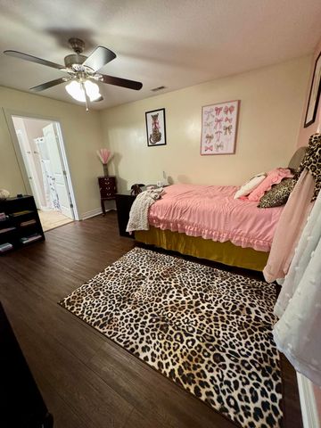 9434 N BOATMAN HILL RD, Columbia, MO 65202