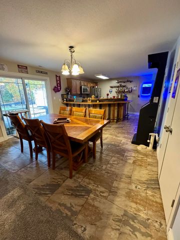 9434 N BOATMAN HILL RD, Columbia, MO 65202