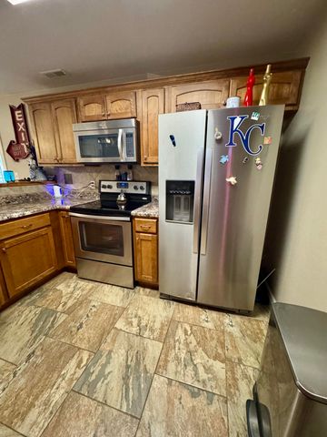 9434 N BOATMAN HILL RD, Columbia, MO 65202