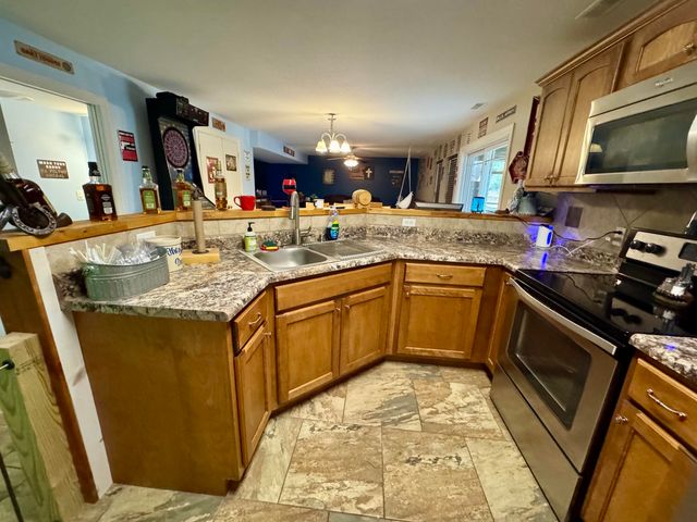 9434 N BOATMAN HILL RD, Columbia, MO 65202