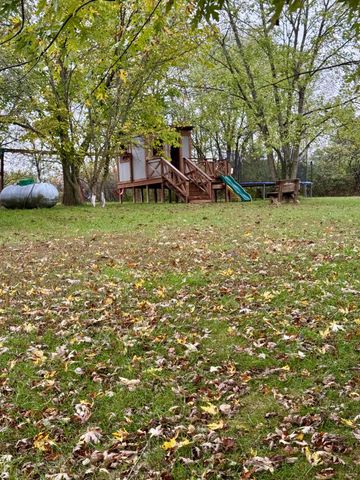 9434 N BOATMAN HILL RD, Columbia, MO 65202