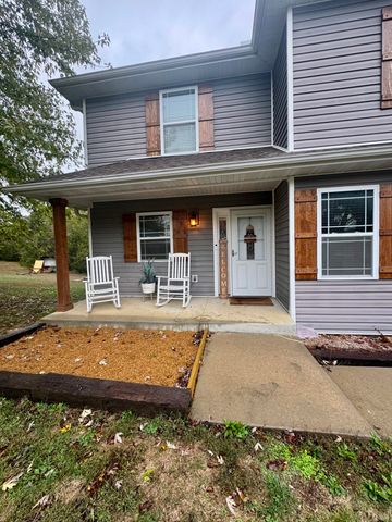 9434 N BOATMAN HILL RD, Columbia, MO 65202