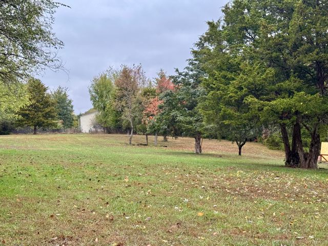 9434 N BOATMAN HILL RD, Columbia, MO 65202