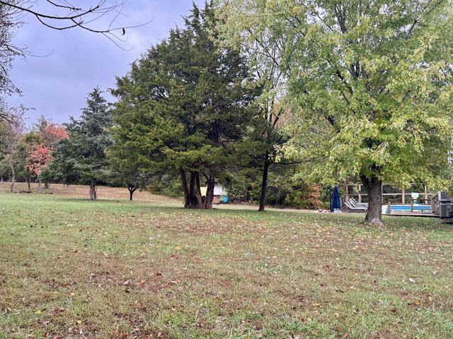 9434 N BOATMAN HILL RD, Columbia, MO 65202