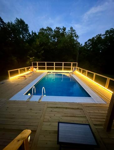 9434 N BOATMAN HILL RD, Columbia, MO 65202