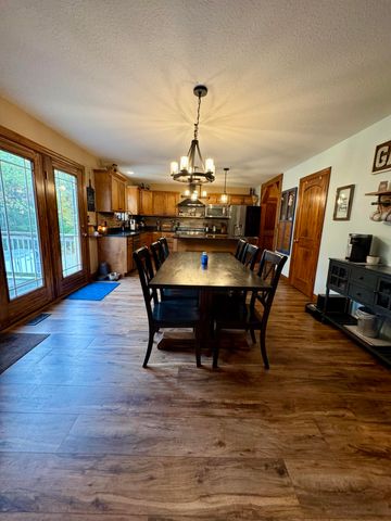 9434 N BOATMAN HILL RD, Columbia, MO 65202