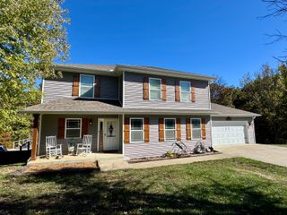 9434 N BOATMAN HILL RD, Columbia, MO 65202