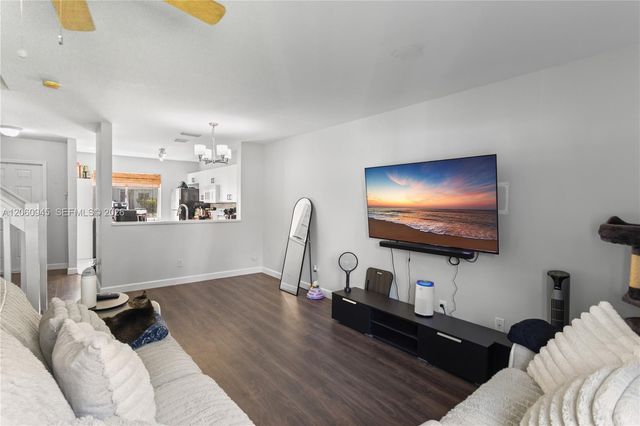 634 NW 208th Drive, Pembroke Pines, FL 33029