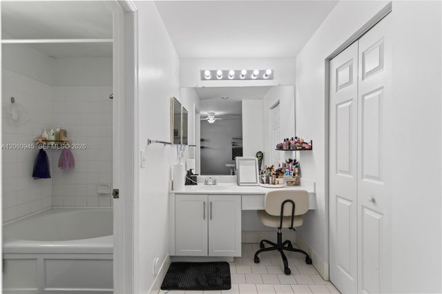 634 NW 208th Drive, Pembroke Pines, FL 33029