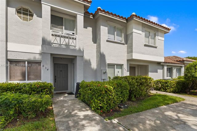 634 NW 208th Drive, Pembroke Pines, FL 33029