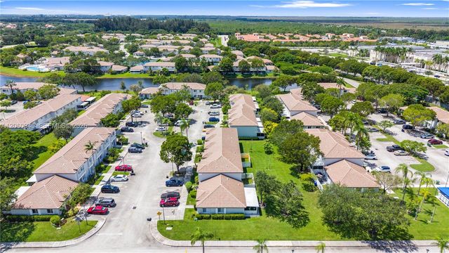 634 NW 208th Drive, Pembroke Pines, FL 33029