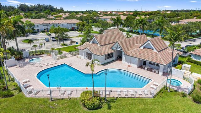 634 NW 208th Drive, Pembroke Pines, FL 33029
