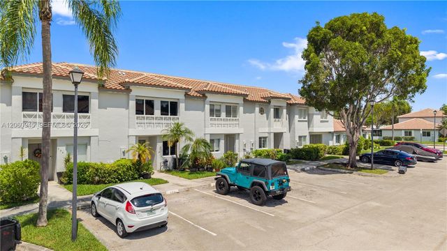 634 NW 208th Drive, Pembroke Pines, FL 33029